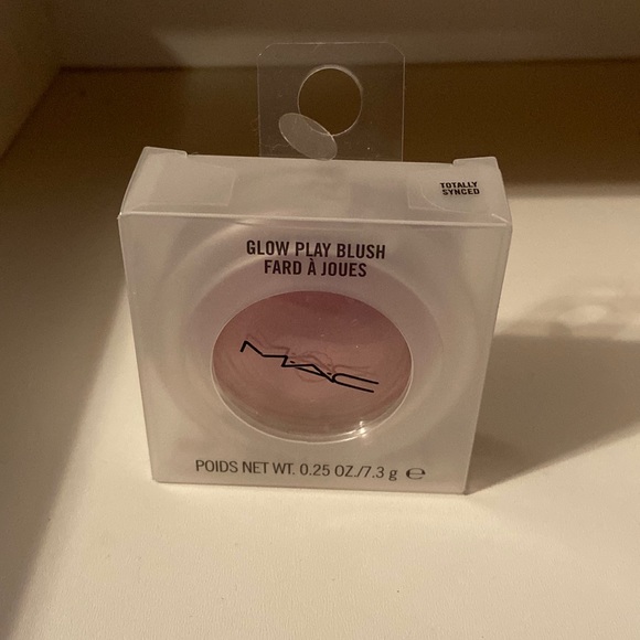 MAC Glow Play Blush NIB Totally Synced - Picture 2 of 2